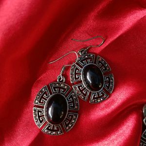 Black Pendent And Earring