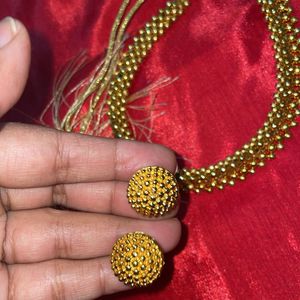 Traditional Golden Choker With Earrings