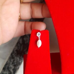 Beautiful New Pearl Earrings