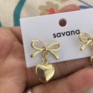 gold earrings