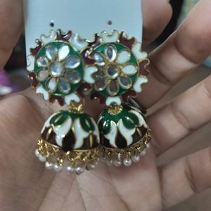 Beautiful earrings set of 2