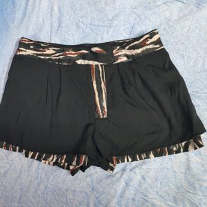 349 Rs .SKORT ANIMAL PRINT