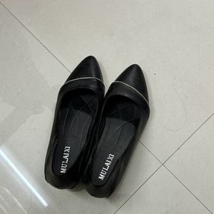 Black Heels With Glitter Stripes (Size 36)