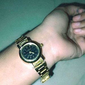 Unisex Aesthetic Golden Watch