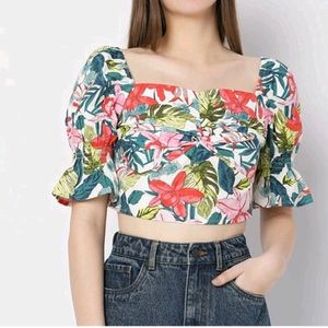 Cute Floral Top ( PRICE DROP)