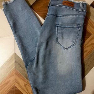 Fabulous Blue Shade Skinny Jeans For Womens