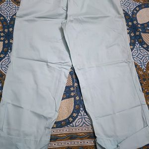 Imported Streachable Fabric Capri In 32 Waist