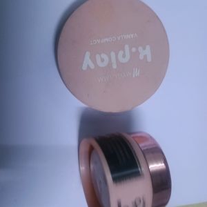 Lakme 9 to 5 light mousse Foundation With Compact