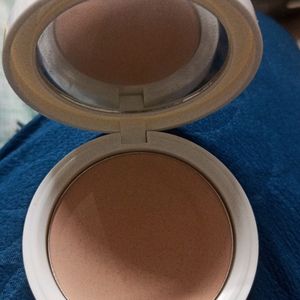 Myglamm Compact