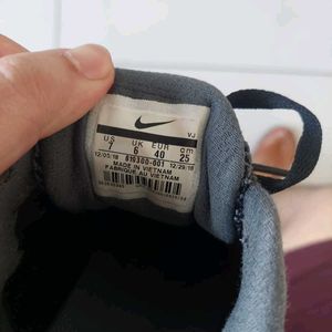 Nike Sports Shoes