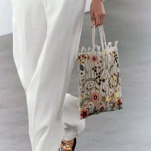 EMBROIDERED FABRIC BAG