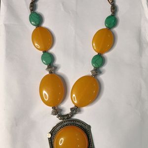 Stone Necklace For Women In Stylish Look