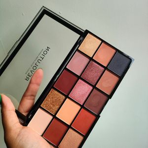 Makeup Revolution Velvet Rose Palette