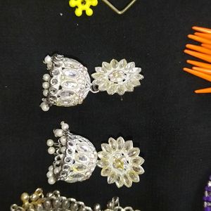 Stylish Jhumkas With 7 Jhumka