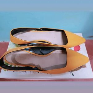 Women ZARA FLATS.