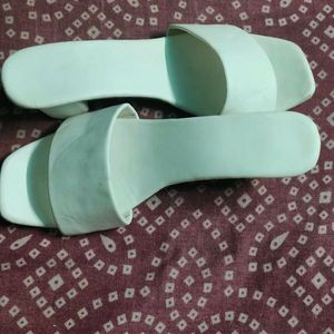 brand new Heels sandal