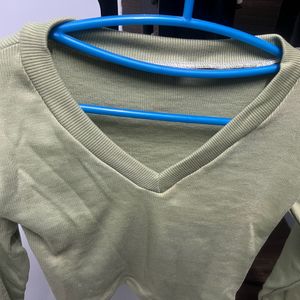 V neck Ribbed Crop Top