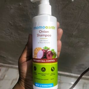 Mama Earth Onion Shampoo