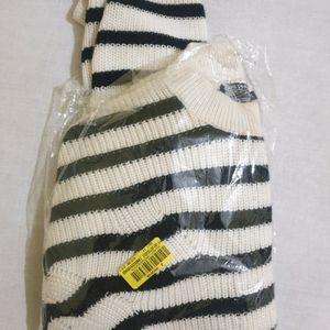 Women White &vBlack Stripped Pullover