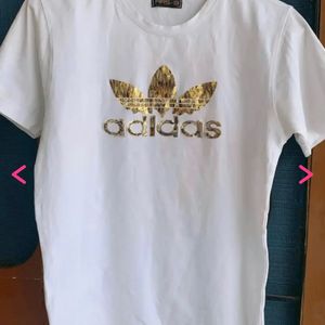 Adidas Tee ✨