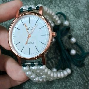 WHITE MOT BRACELET TYPE WATCH