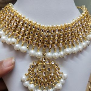 Pearl Necklace With Mang Tika