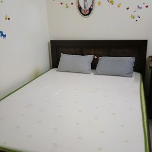 Queen Size BED, Mattress,2 pillow