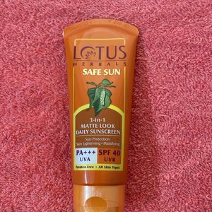 Lotus Herbal SPF 40 Sunscreen