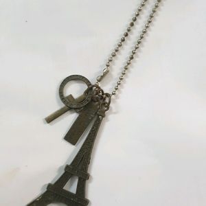 Eiffel Tower pendant necklace