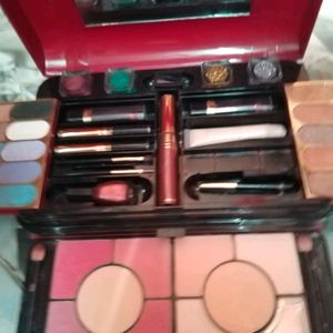 Make Up Box