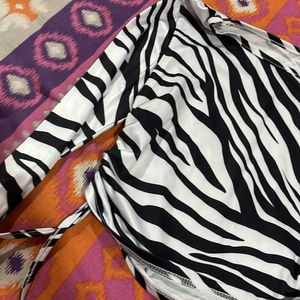 Crop Zebra Urbanic Top