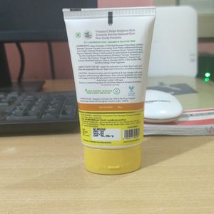 Mamaearth Vitamin C Daily Glow Sunscreen