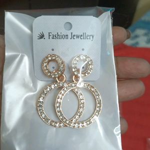 White Stone Earrings Diva