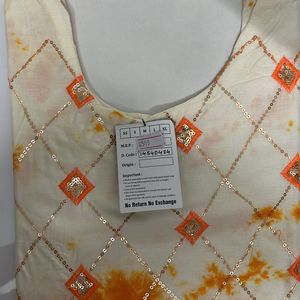 Sleevless Kurti