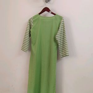 Women Green Crepe Kurta