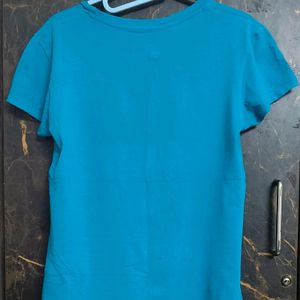 Women Casual t-shirt.