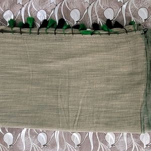 Suta Olive Green Mulmul Cotton Saree With Tassels