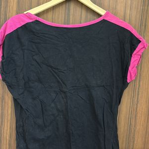 Black Round Neck T-shirt With Pink Border