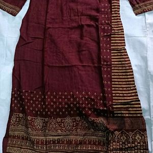 A Golden Print Maroon Kurta✨