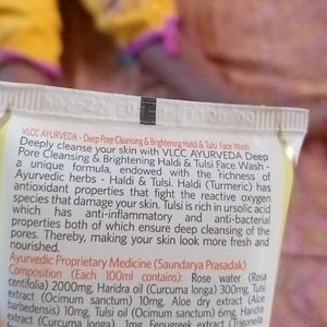 vlcc haldi and Tulsi face wash