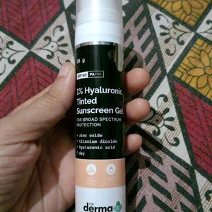 SPF 60 Sunscreen Gel🌞The Derma Co👍