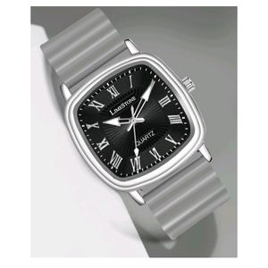 New With Tag RETRO Analogue Watch