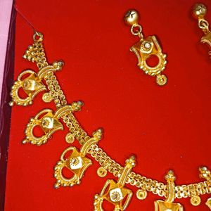 Neckpiece With Earrings