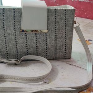 White HandBagb