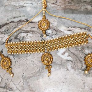 Jewellery Golden Colour Set....