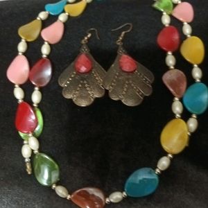 Multiple Colour Nack Piece With Earing