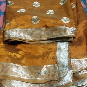 Beautiful saree With Sliver Design