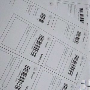 100 Piece B/W Non Sticky Shipping Labels