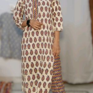 Kurti And Straight Fit Pants