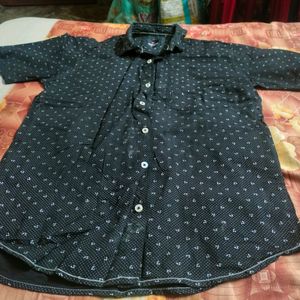 Black M Size Shirt.